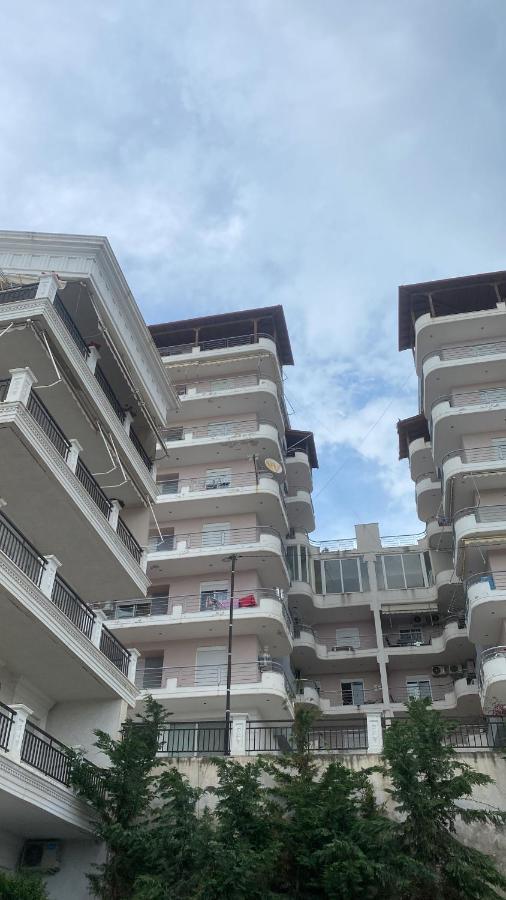 Blue Breeze Attic Apartments Sarandë Exteriör bild