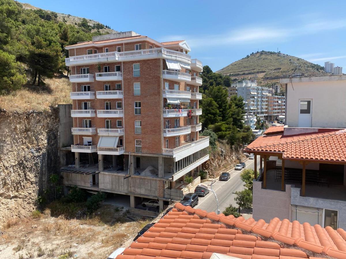 Blue Breeze Attic Apartments Sarandë Exteriör bild