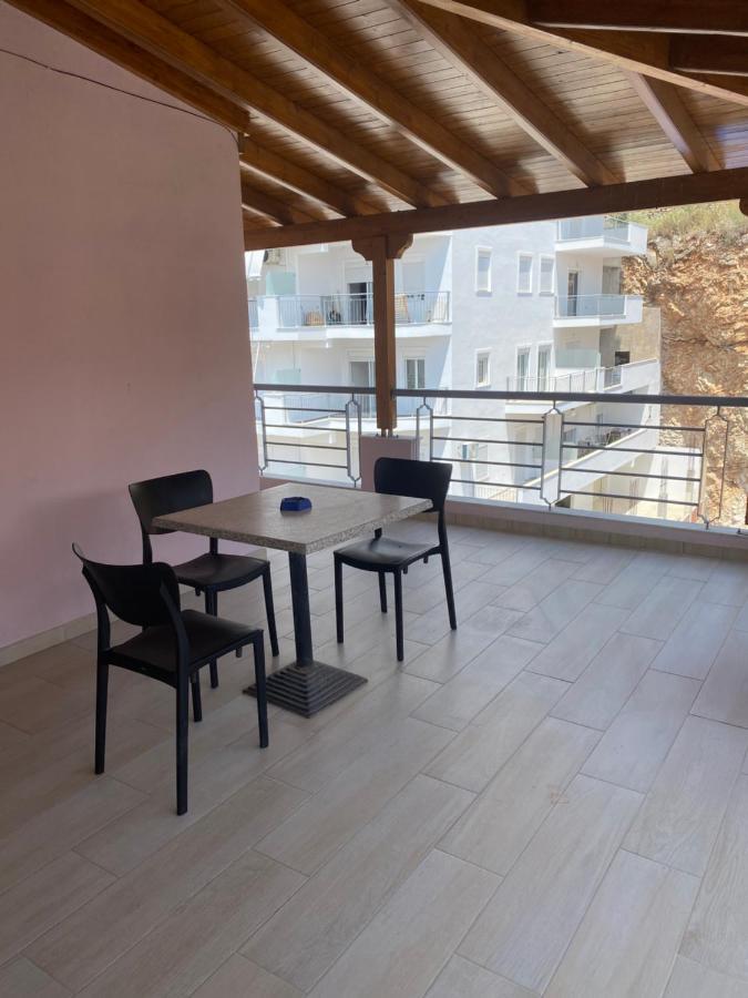 Blue Breeze Attic Apartments Sarandë Exteriör bild
