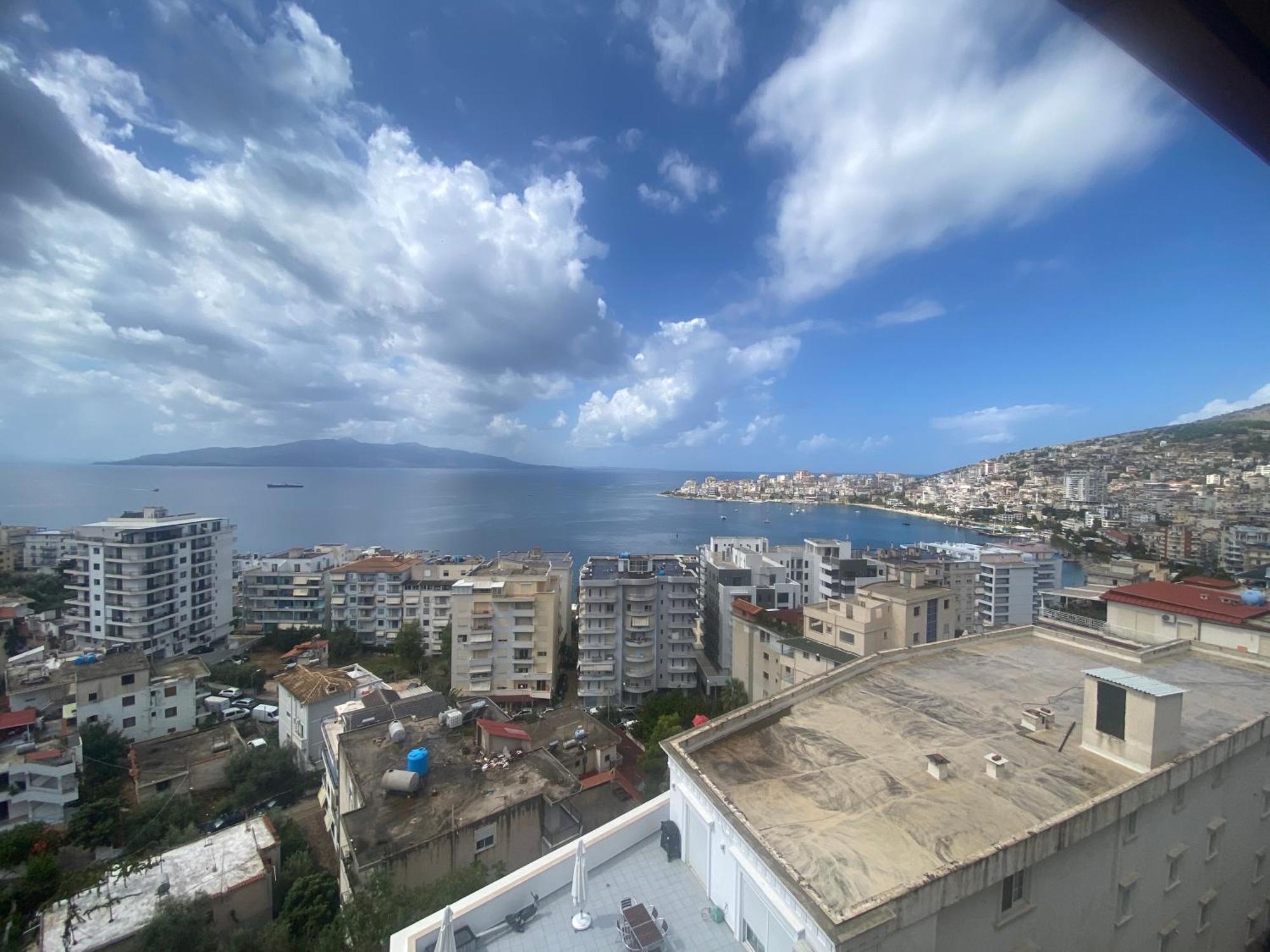 Blue Breeze Attic Apartments Sarandë Exteriör bild