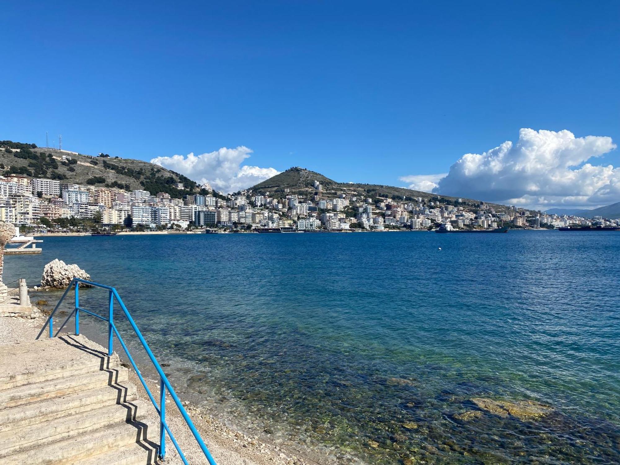 Blue Breeze Attic Apartments Sarandë Exteriör bild