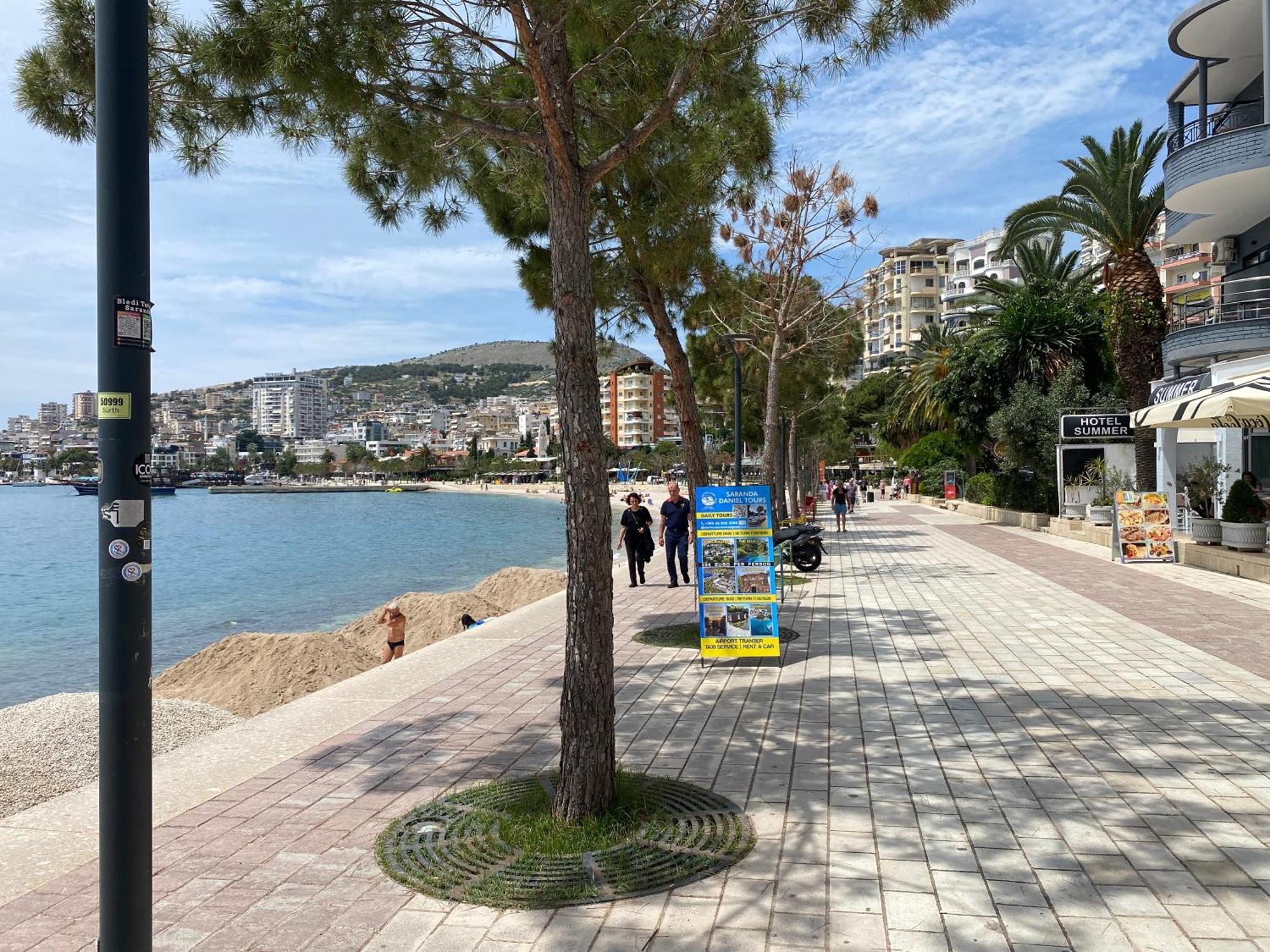 Blue Breeze Attic Apartments Sarandë Exteriör bild